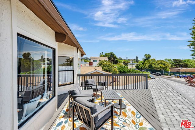 1148 Turquoise Street, San Diego CA: https://media.crmls.org/mediaz/ce918ea4-f018-4713-af55-d7dde7496911.jpg