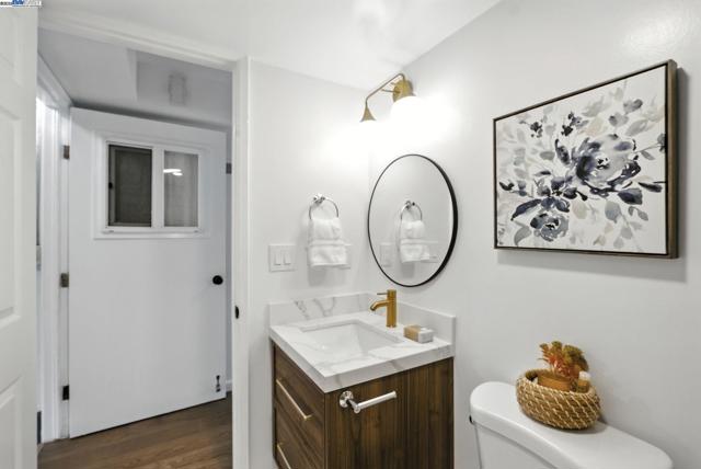 24 Riverton Dr, San Francisco CA: https://media.crmls.org/mediaz/ce91901c-ca8f-4273-9b92-b7762aa580dd.jpg