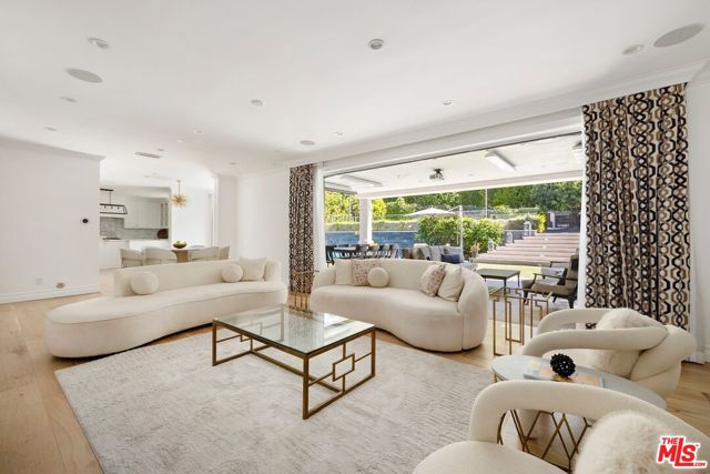 1214 Coldwater Canyon Drive, Beverly Hills CA: https://media.crmls.org/mediaz/ce91c483-340a-4891-894c-b04130e695b8.jpg