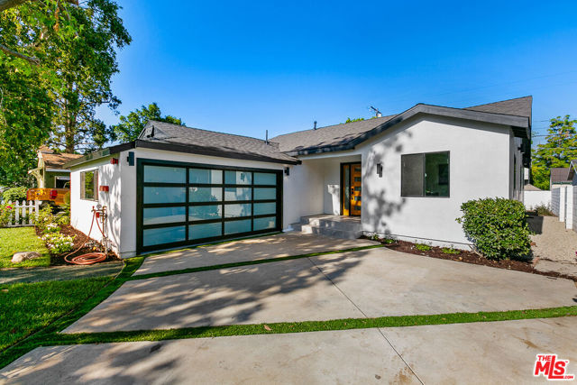 5826 SALOMA Avenue photo 1