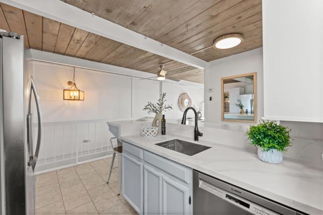118 Marina Avenue, Aptos CA: https://media.crmls.org/mediaz/ce9283e4-9ef5-4d4f-99e0-5036c62cb155.jpg
