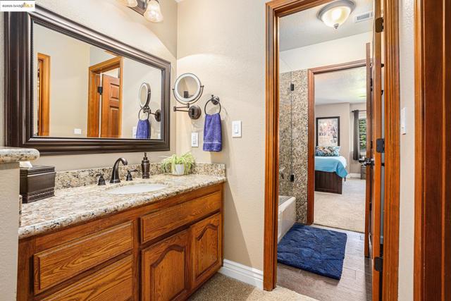 15 Madeira Ct, Oakley CA: https://media.crmls.org/mediaz/ce92c2df-69db-47d8-939c-74849b42f087.jpg