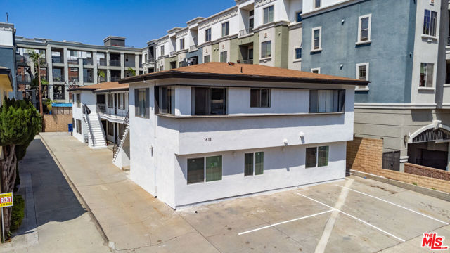 1611 Brockton Avenue, Los Angeles, California 90025, ,Multi-Family,For Sale,Brockton,25499931