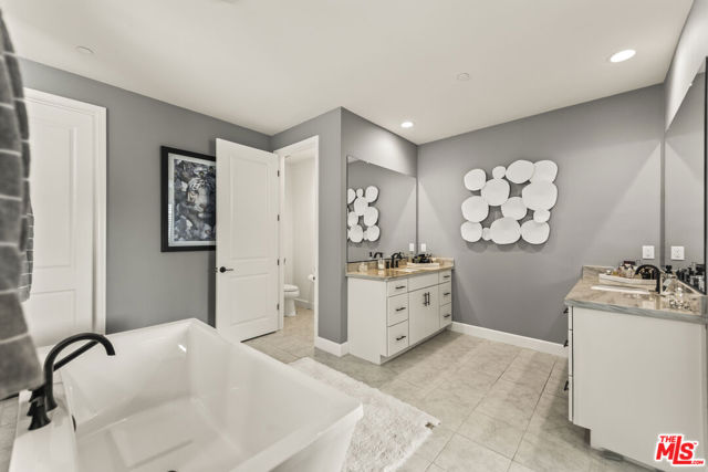 11767 Toyon Drive, Chatsworth CA: https://media.crmls.org/mediaz/ce93369e-5cbd-426e-82f6-d7fac9711b5e.jpg
