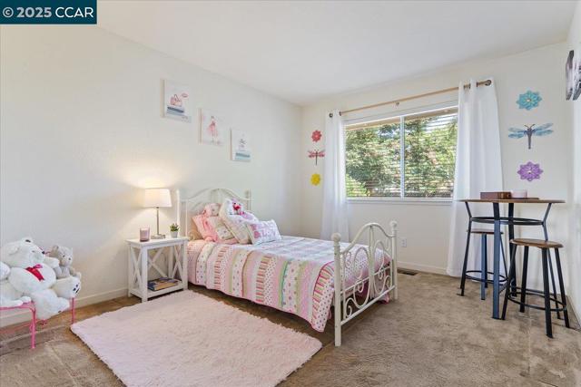 2323 Grosvenor Heights Ct, Livermore CA: https://media.crmls.org/mediaz/ce935cd8-d628-4801-938d-c1843cfc71fe.jpg