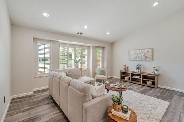 4025 Santa Maria Place, Turlock CA: https://media.crmls.org/mediaz/ce93a43e-1d8c-4a9a-8b50-737b325c970a.jpg