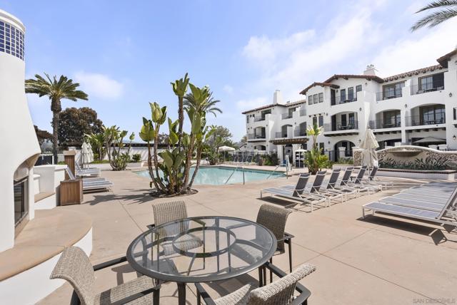 7310 Estrella De Mar, Carlsbad CA: https://media.crmls.org/mediaz/ce93b267-19ff-4fd8-93be-c26cf8063f29.jpg