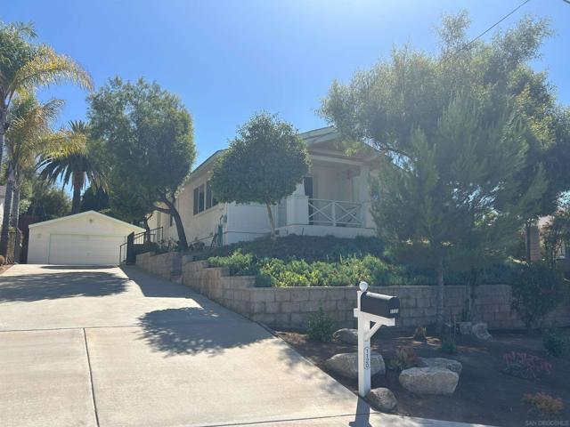 1120 S Broadway, Escondido CA: https://media.crmls.org/mediaz/ce93f2b5-0834-4df4-95d5-b9cb1b37a5a6.jpg