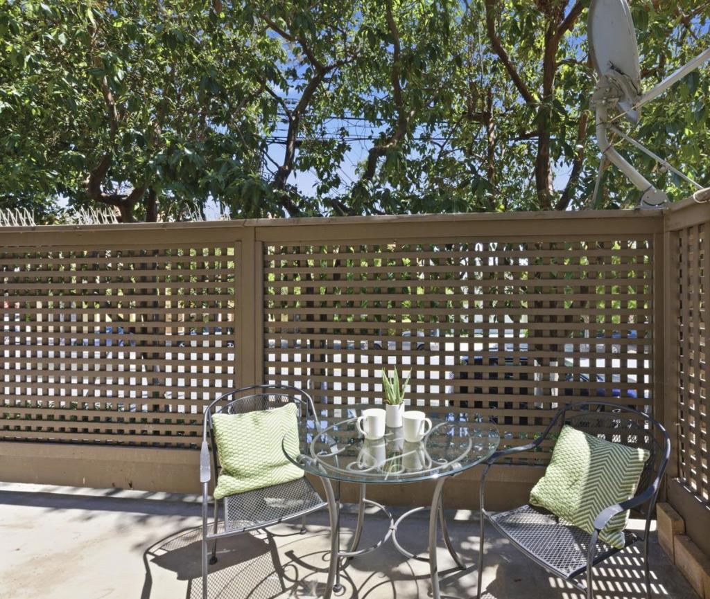 https://media.crmls.org/mediaz/ce951642-6718-4721-a0f3-58a6c4d200a7.jpg?preset=X-Large