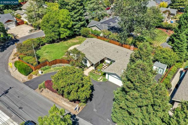 2032 Vanderslice Ave, Walnut Creek CA: https://media.crmls.org/mediaz/ce9532a0-cf58-4d6b-b446-6ed24fa27d16.jpg