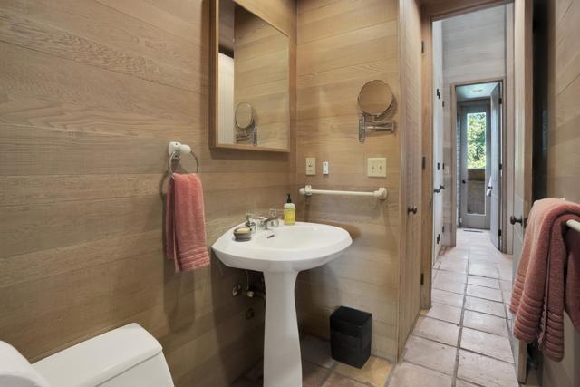 31 Asoleado Place, Carmel Valley CA: https://media.crmls.org/mediaz/ce963749-3116-4171-a8a6-796f6460b38a.jpg