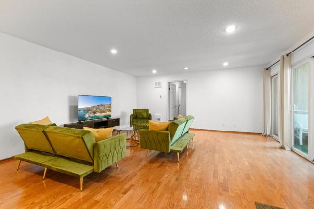 845 N Humboldt Street, San Mateo CA: https://media.crmls.org/mediaz/ce964c33-0e55-460f-a9c6-71e07b780f80.jpg