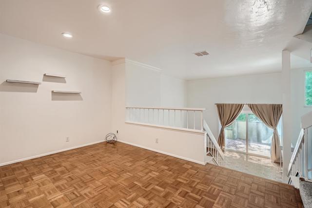 Detail Gallery Image 13 of 28 For 3253 Caminito Eastbluff #28,  La Jolla,  CA 92037 - 3 Beds | 2/1 Baths