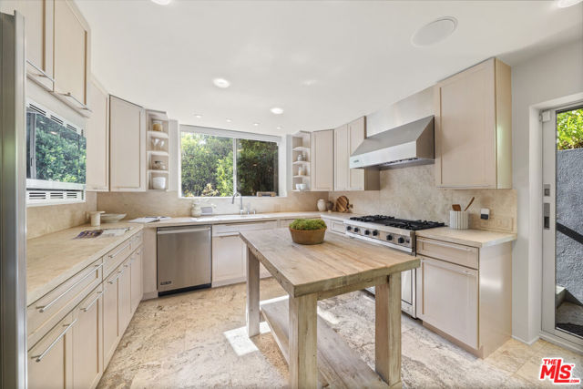 3625 Lowry Road, Los Angeles CA: https://media.crmls.org/mediaz/ce96c9ef-2080-4ab4-b621-5bce94bd10b9.jpg