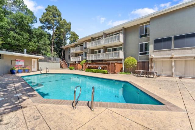 1101 Continentals Way, Belmont CA: https://media.crmls.org/mediaz/ce96dae5-6980-4575-b5e9-d94eff002c3d.jpg