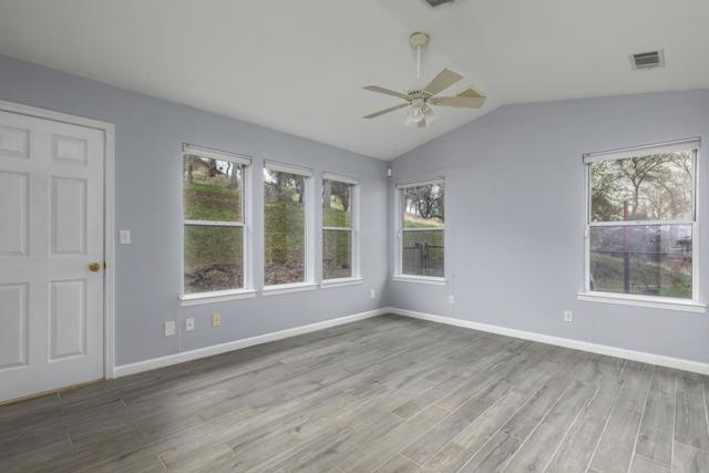 41508 Roaring River Court, Coarsegold CA: https://media.crmls.org/mediaz/ce96e4e2-76fa-43b3-afbd-18a1acbf6497.jpg