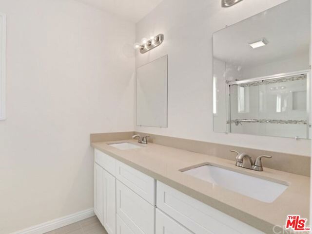 7803 Goldmine Lane, Lake Balboa CA: https://media.crmls.org/mediaz/ce96eb06-6b72-4fa4-8346-ec4374712c8b.jpg