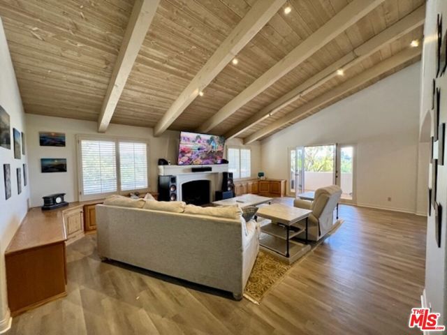 3044 Camino Cielo, Fallbrook CA: https://media.crmls.org/mediaz/ce9726be-1f9f-4a10-8aa7-30d0fb471480.jpg