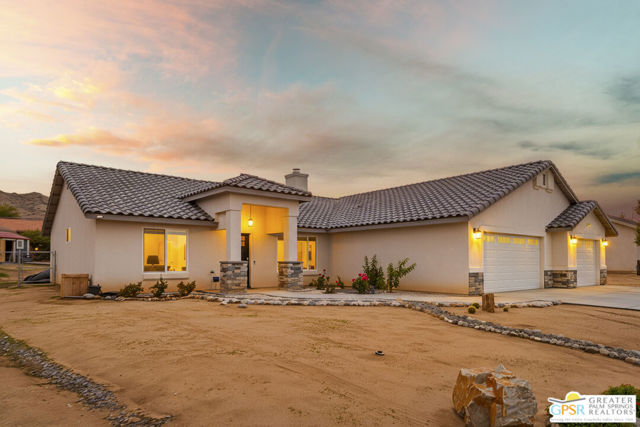 57745 San Tropeze Drive, Yucca Valley CA: https://media.crmls.org/mediaz/ce979a52-4511-4ecf-941d-d09bca08ad7d.jpg