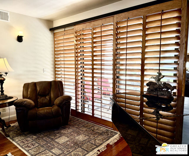 3410 E Bogert Trail, Palm Springs CA: https://media.crmls.org/mediaz/ce98449e-84fc-4daf-aea0-106d91001464.jpg