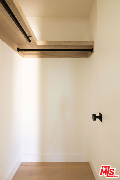 https://media.crmls.org/mediaz/ce98a2b4-f54e-4fc0-b0a1-2af8fe8e5d1a.jpg?preset=X-Large