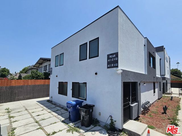 4112 S Normandie Avenue, Los Angeles CA: https://media.crmls.org/mediaz/ce9a3a56-e627-4445-a6ad-b88739435429.jpg
