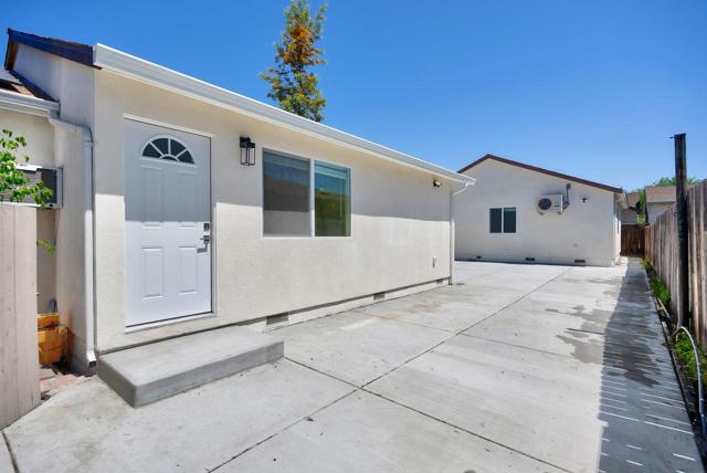 264 N 34th Street, San Jose CA: https://media.crmls.org/mediaz/ce9a6213-4e7f-444e-9854-f5059e151c54.jpg
