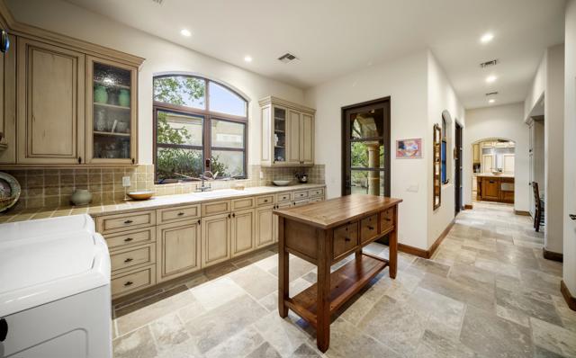 49518 Hidden Valley N Trail, Indian Wells CA: https://media.crmls.org/mediaz/ce9b323b-cc63-46f0-85b0-6bad6bfeb6bb.jpg