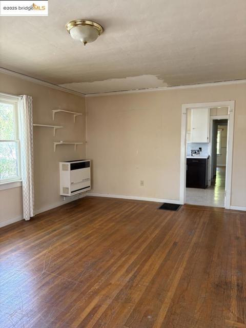 1100 Park AVE, Alameda CA: https://media.crmls.org/mediaz/ce9b868b-d277-4b2b-8ab4-1b84648d3e54.jpg