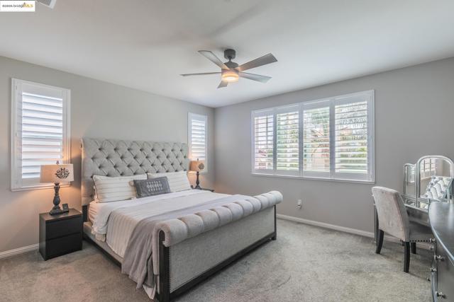 144 Scott Creek Way, Brentwood CA: https://media.crmls.org/mediaz/ce9be4be-8d5c-4318-830d-1039bba56f2d.jpg