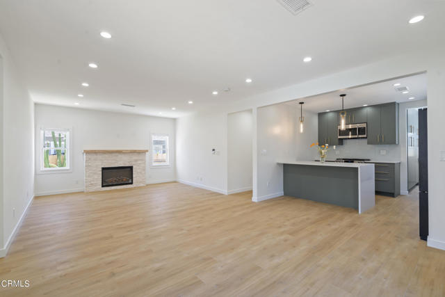 Detail Gallery Image 5 of 35 For 83 S Greenwood Ave, Pasadena,  CA  - 3 Beds | 2 Baths