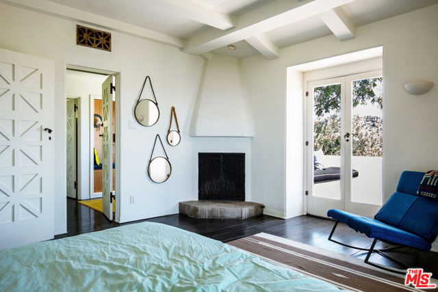 2249 Mountain Oak Drive, Los Angeles CA: https://media.crmls.org/mediaz/ce9c6f80-cbdd-487e-a958-43d5d0bd4947.jpg