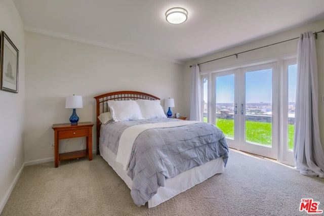 6537 Hedding Street, Los Angeles CA: https://media.crmls.org/mediaz/ce9c7c53-a7cb-4ac5-b4ad-bb8b7ea5e877.jpg