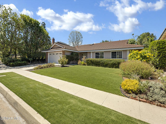 121 Ensenada Avenue, Newbury Park CA: https://media.crmls.org/mediaz/ce9c97d6-700a-4f0c-8d6b-23fba4b2bbce.jpg