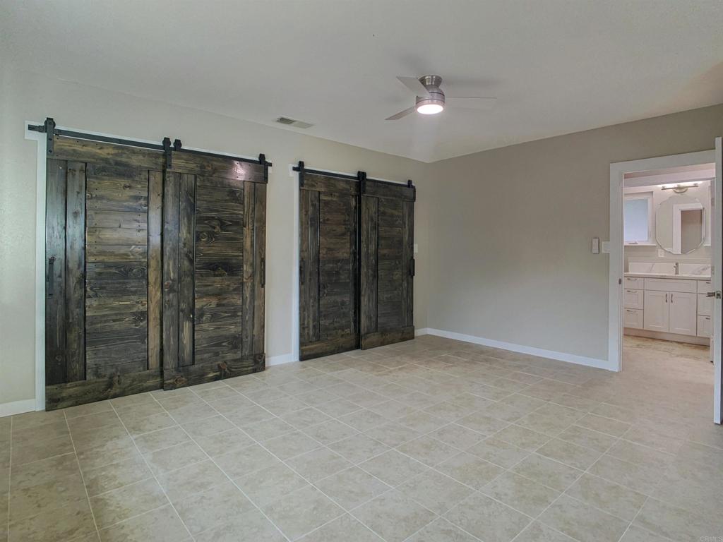 https://media.crmls.org/mediaz/ce9cc3cd-cedd-4853-b726-ba6a9aeb15d1.jpg?preset=X-Large