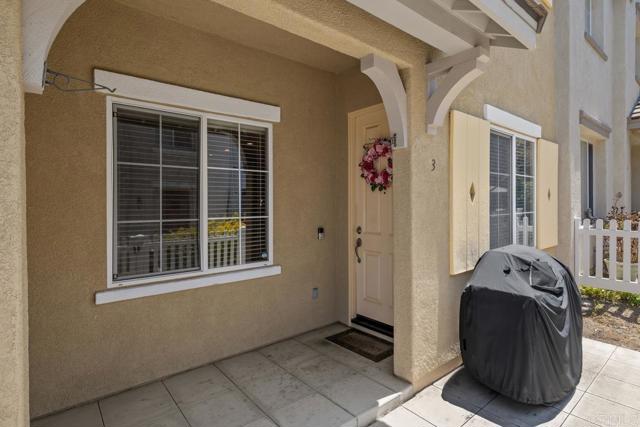 1468 Levant Lane, Chula Vista CA: https://media.crmls.org/mediaz/ce9d441c-c3d9-4db9-95cf-8a6c94860ae9.jpg