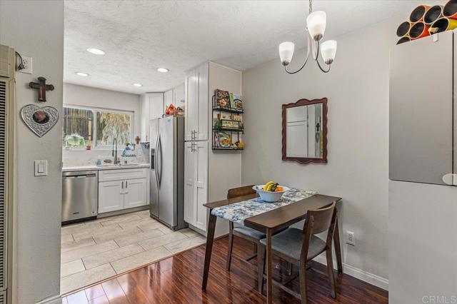 10214 Michala Place, Santee CA: https://media.crmls.org/mediaz/ce9d5253-8925-4fc8-9869-734e78cff43c.jpg