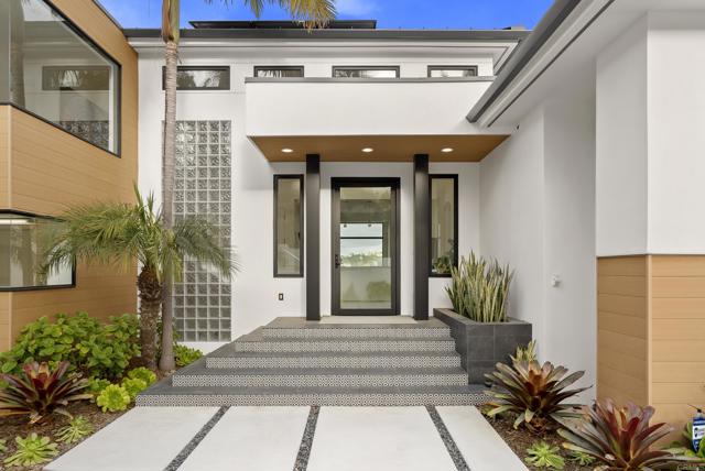 Detail Gallery Image 1 of 22 For 318 S Nardo, Solana Beach,  CA 92075 - 7 Beds | 7/1 Baths