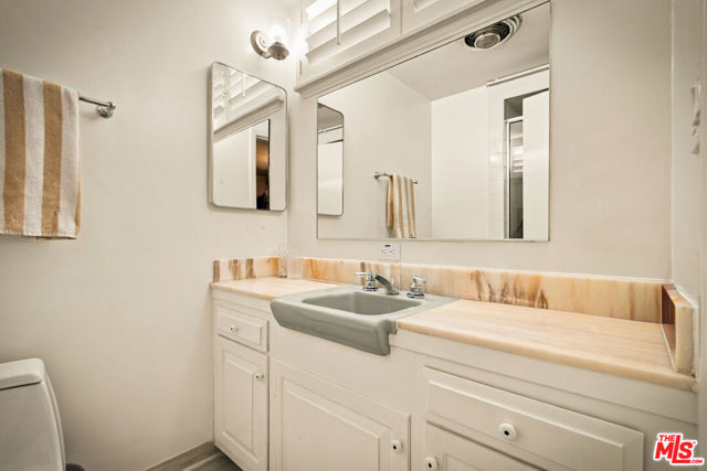 23431 Clarendon Street photo 15