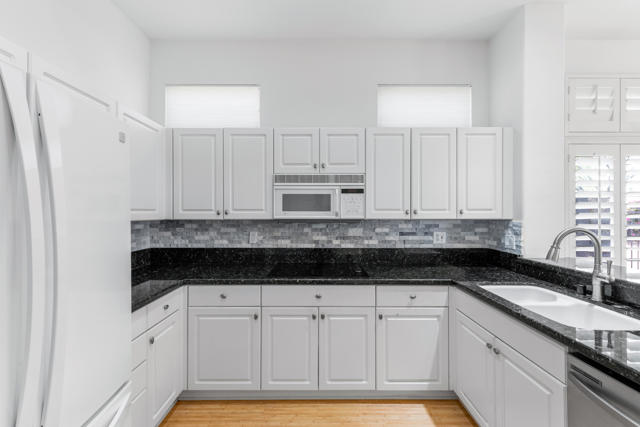 78626 Blooming Court, Palm Desert CA: https://media.crmls.org/mediaz/ce9eee50-4ca6-40ef-9eab-e1856ec67bf5.jpg