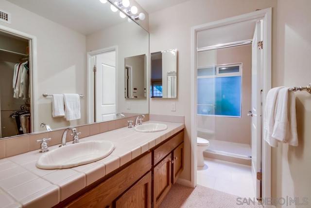 16657 Valle Verde Rd, Poway CA: https://media.crmls.org/mediaz/ce9f6184-0876-42c7-8a12-238560388c38.jpg