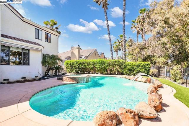 5160 Edgeview Dr, Discovery Bay CA: https://media.crmls.org/mediaz/ce9fd8f3-e8e0-4bdb-9e13-a43d630876fa.jpg
