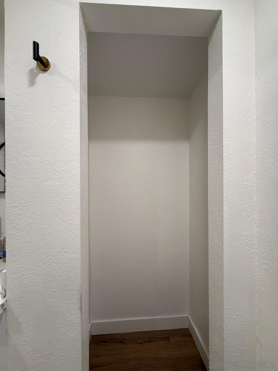 https://media.crmls.org/mediaz/ce9fde1a-5b4a-41b0-a1c0-90de2d1a4146.jpg?preset=X-Large