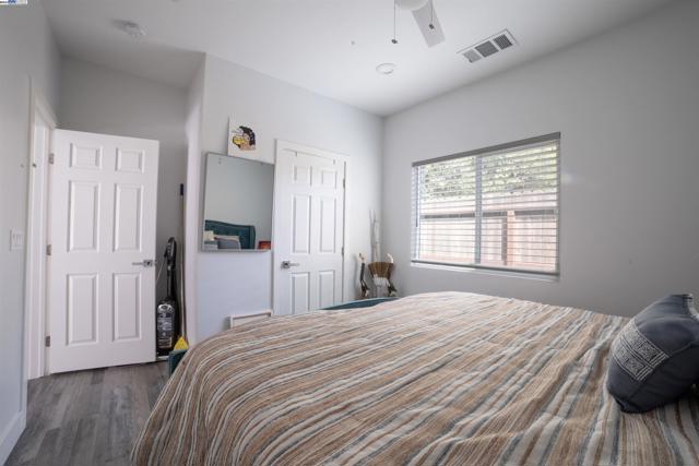 Image 12 of 32 For 516 Todhunter Ave