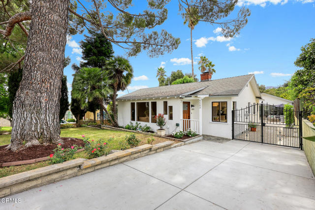 4543 Rockland Place, La Canada Flintridge CA: https://media.crmls.org/mediaz/cea0a7e2-f91f-475d-bb0c-804838411f04.jpg