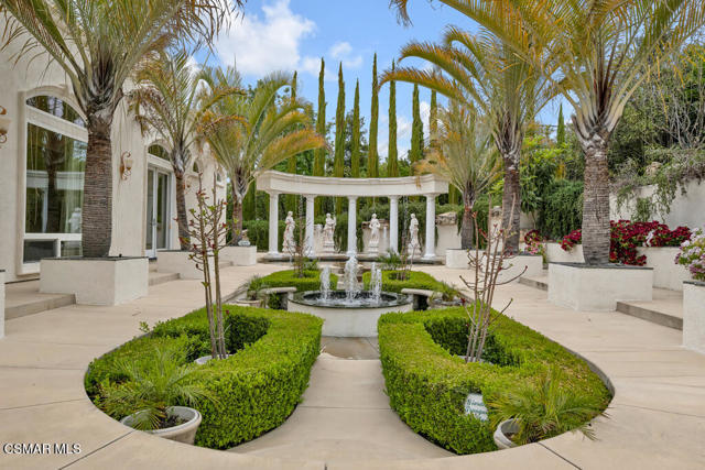 932 Rosario Drive, Thousand Oaks CA: https://media.crmls.org/mediaz/cea1ff47-4d1b-4876-8c18-88fe2c9e5ff9.jpg