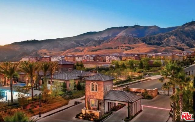 20763 Pine Cone Circle, Porter Ranch CA: https://media.crmls.org/mediaz/cea223d4-6a26-4af7-af70-58f9763d5b82.jpg