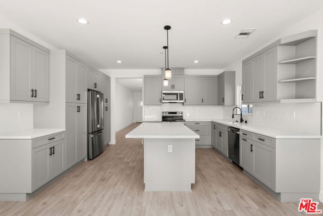 20280 Newton Street, Corona CA: https://media.crmls.org/mediaz/cea3a20d-60de-4e9d-ab63-edf77292e44f.jpg