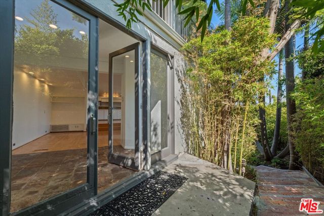 1237 Hilldale Avenue, West Hollywood CA: https://media.crmls.org/mediaz/cea3ab04-f2cc-4904-9046-0c1dd0f6492d.jpg