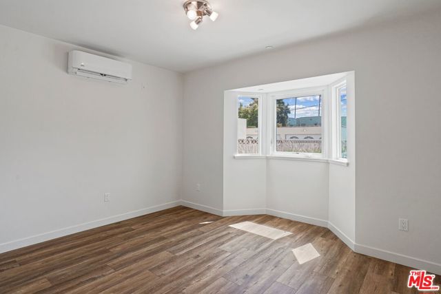1166 S Cochran Avenue, Los Angeles CA: https://media.crmls.org/mediaz/cea535d3-9177-4916-8120-d5e02507024c.jpg